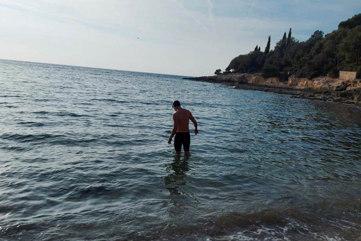 Antistres kupanje u Gortanovoj uvali