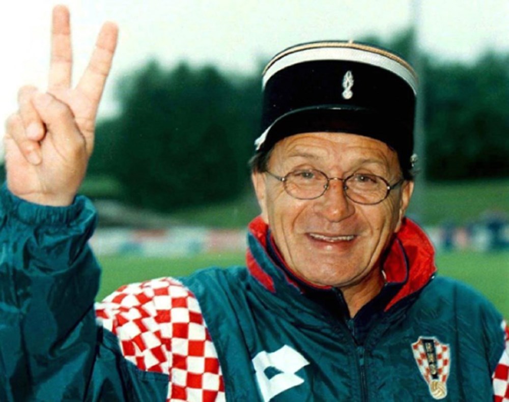 Miroslav Ćiro Blažević s legendarnom policijskom francuskom kapom