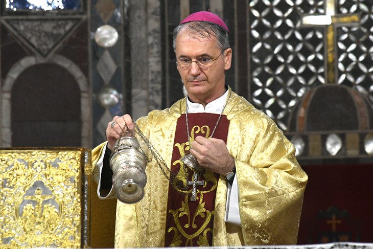 Mons. Dražen Kutleša (Snimio Milivoj Mijošek)