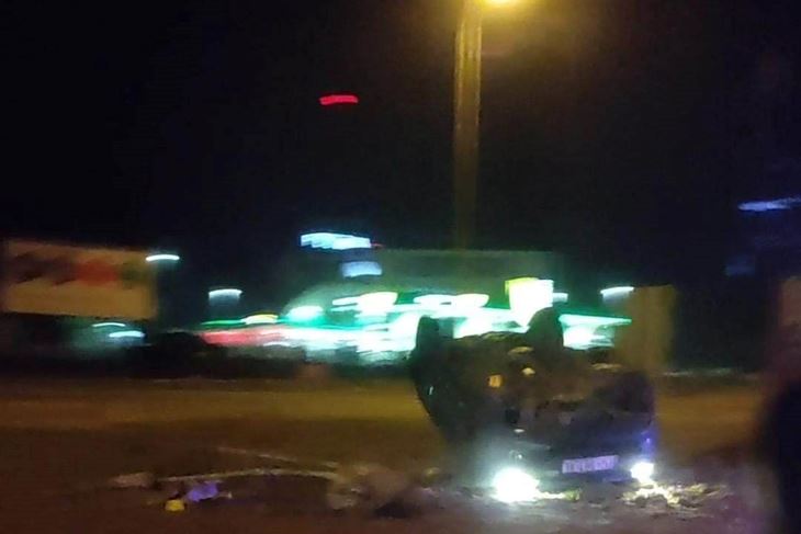 Prevrnuti auto kod Plodina (Snimio čitatelj)