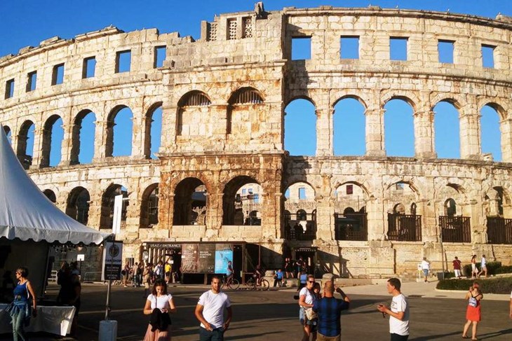 Arena je ovog ljeta posebno popularna koncertna pozornica (Snimio Dejan Štifanić)