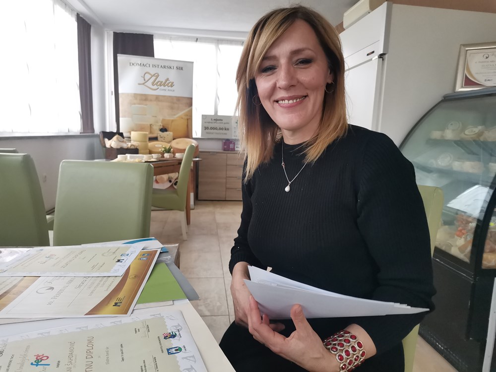 Nermina Prizrenović upravlja Siranom Zlata nazvanom po njezinoj majci
