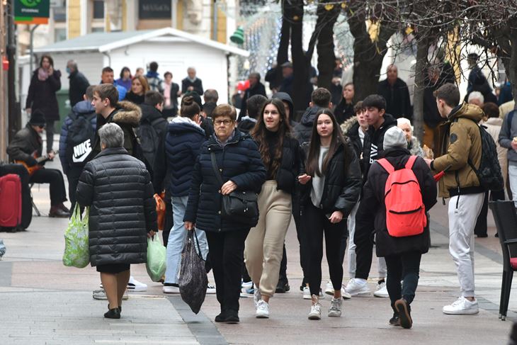 Pula broji 52.220 stanovnika, a blokiranih je 3.466 (Ilustracija) Milivoj MIJOŠEK