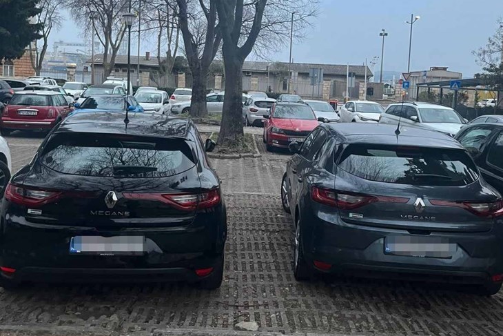 Sporni automobili u "holders only" zoni