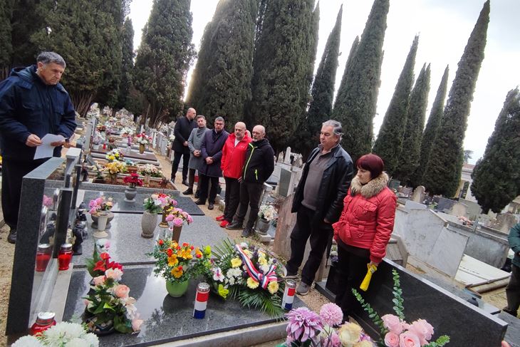 Polaganje vijenaca
