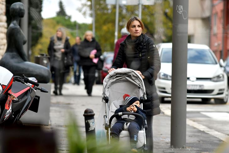 U Hrvatskoj je dva milijuna žena, nešto manje od 52 posto stanovništva, a među novorođenom djecom djevojčice čine 48 posto (snimio Milivoj MIJOŠEK)