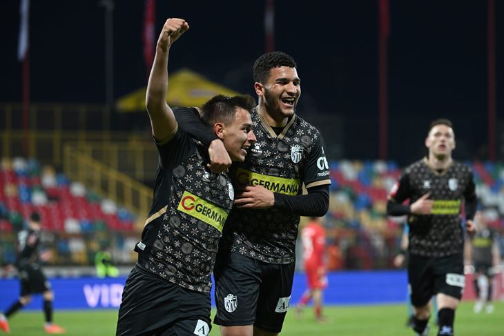 NISU RAZOČARALI U VELIKOJ GORICI - Facundo Caseres i Mounsef Bakrar postigli su zajedno tri pogotka (Snimio Goran Mehkek / Cropix)