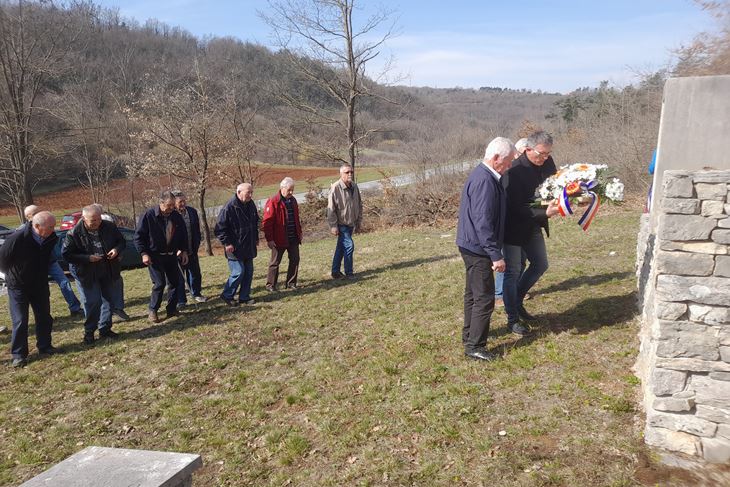 Položen vijenac na spomenik gortanovcima (Snimio Anđelo Dagostin)