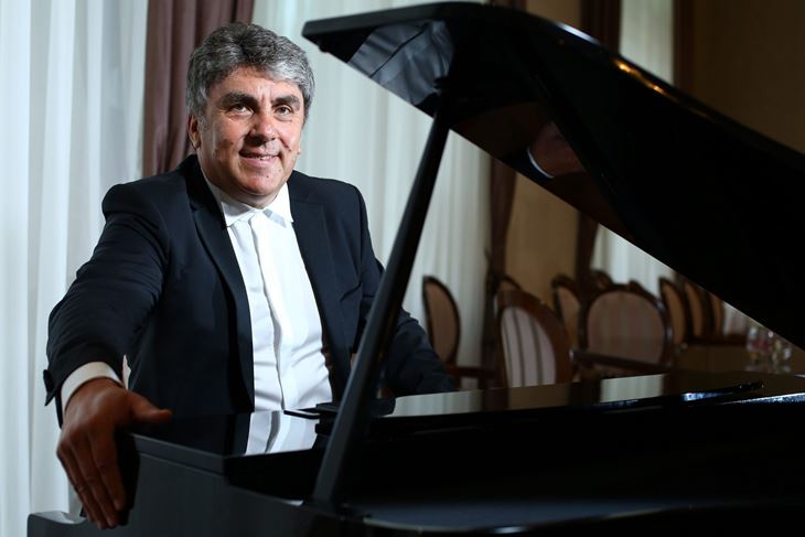 Pjevač narodne glazbe Duško Kuliš (foto: Duje Klarić / CROPIX)