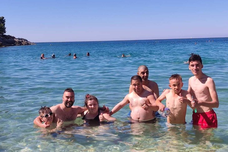 (Foto Naš san njihov osmijeh)