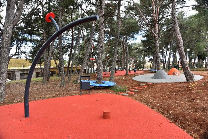 Igralište na Velom Vrhu