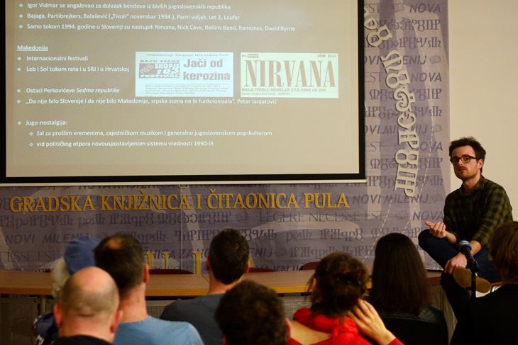 Nemanja Stokrp na predavanju (snimio Dejan ŠTIFANIĆ)