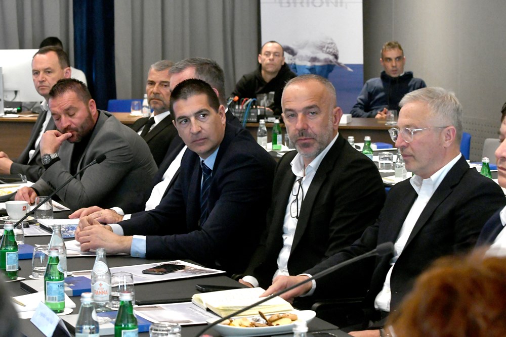 Ministrica Nikolina Brnjac i suradnici danas u Puli (snimio Milivoj MIJO&Scaron;EK)