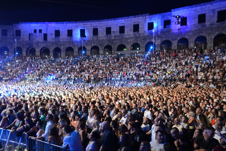 Dino Merlin u srpnju 2017. u pulskoj Areni (snimio Dejan ŠTIFANIĆ)
