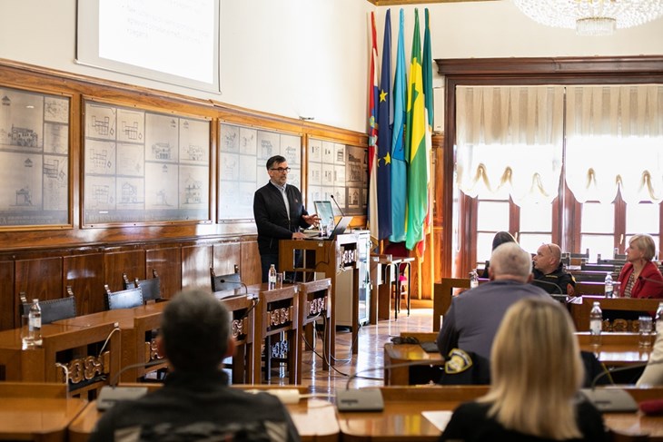 Foto: Grad Pula