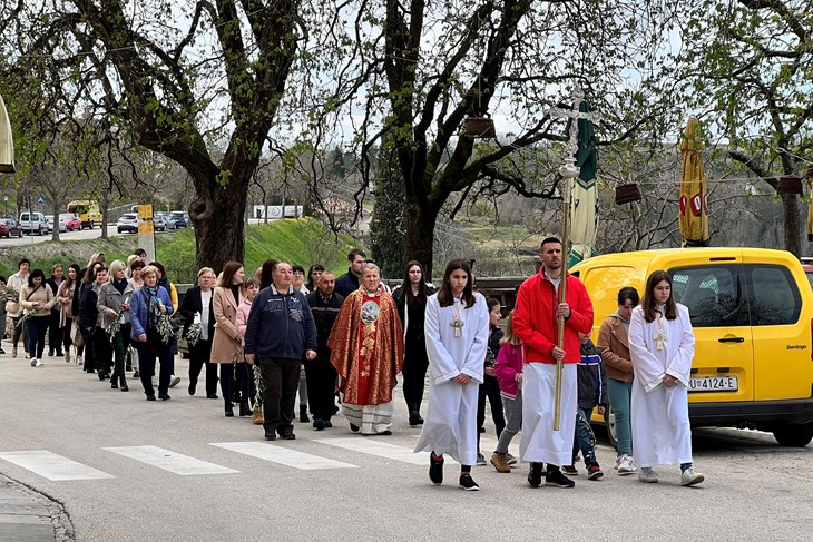 Procesija na Cvjetnicu u Oprtlju