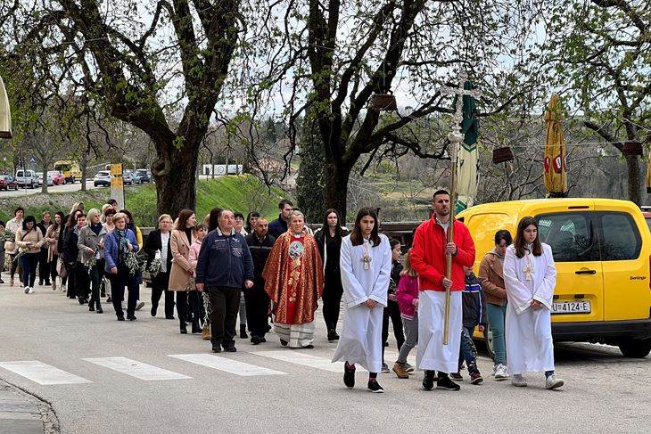 Procesija na Cvjetnicu u Oprtlju