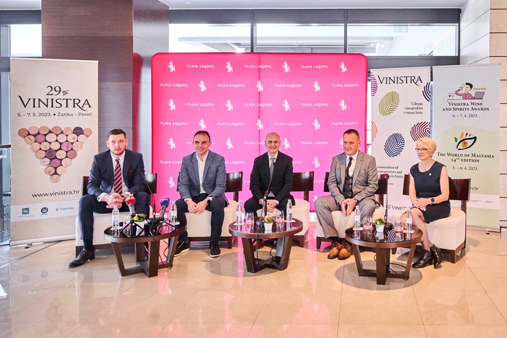 Luka Rossi, Loris Peršurić, Nenad Velenik, Emil Perdec i Caroline Gilby na jučerašnjoj konferenciji za medije Merlo de Graia