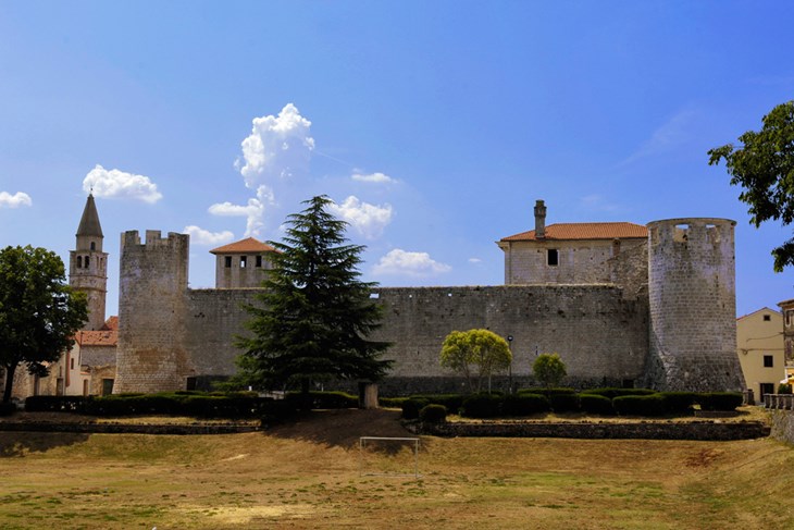 Kaštel Morosini Grimani u Svetvinčentu