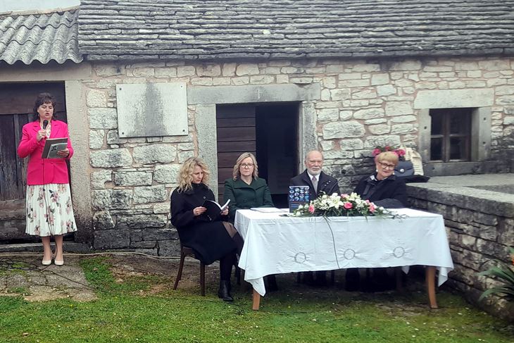 Mirjana Ferenčić, Blaženka Martinović, Teodora Fonović Cvijanović, Josip Bratulić i Anita Šikić (Snimio Anđelo Dagostin)