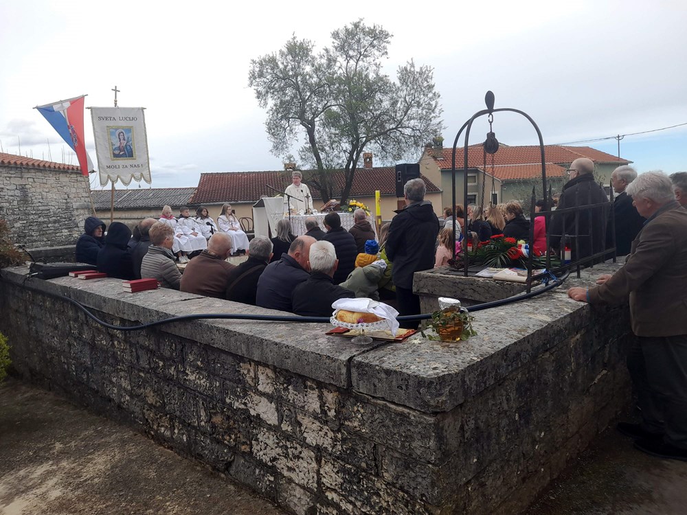 Svečana misa na Mali Uskrs usred Ježenja (Snimio Anđelo Dagostin)