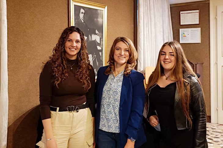 Zea Aleksić, Nataša Paćelat i Mia Chersin 