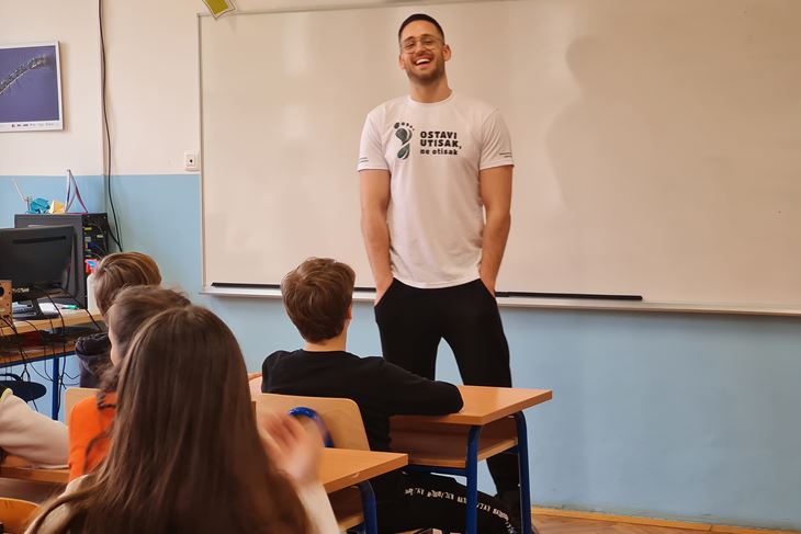 Luciano Plazibat  u rovinjskoj školi (snimila Aleta BRATTONI)