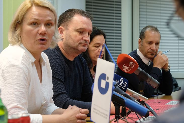S konferencije za novinare u Puli (snimio Milivoj Mijošek)