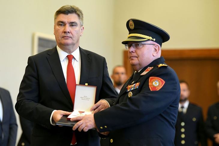 Zoran Milanović i Dino Kozlevac (Foto: Ured predsjednika RH)