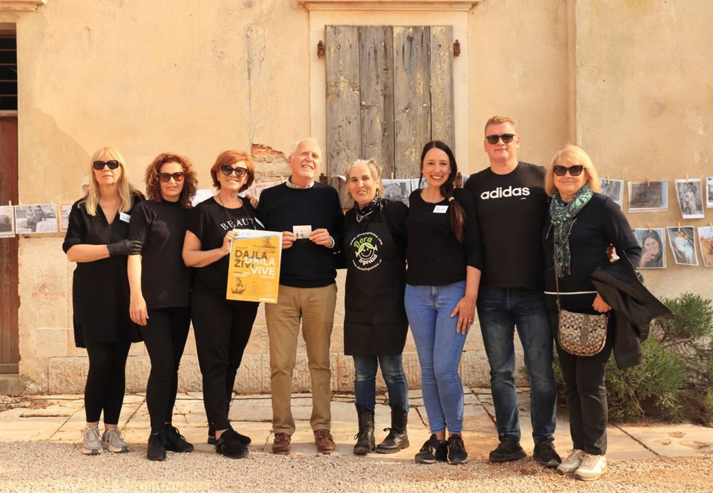 Organizatori manifestacije s Diegom Giuntinijem (Snimio Luka Jelavić)