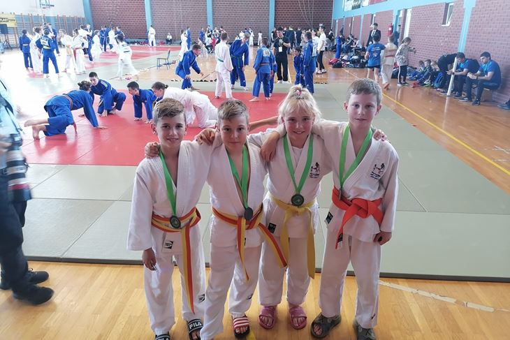 S MEDALJAMA IZ PISAROVINE - Članovi Istarskog borca