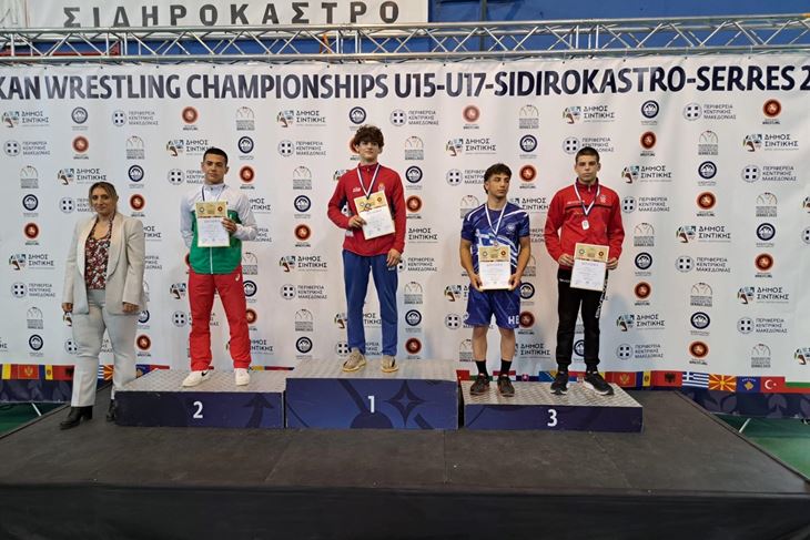 Jure Rajković (prvi zdesna)