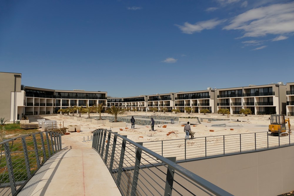 Hotel iznad uvale Kuje (Foto: Zelena Istra)