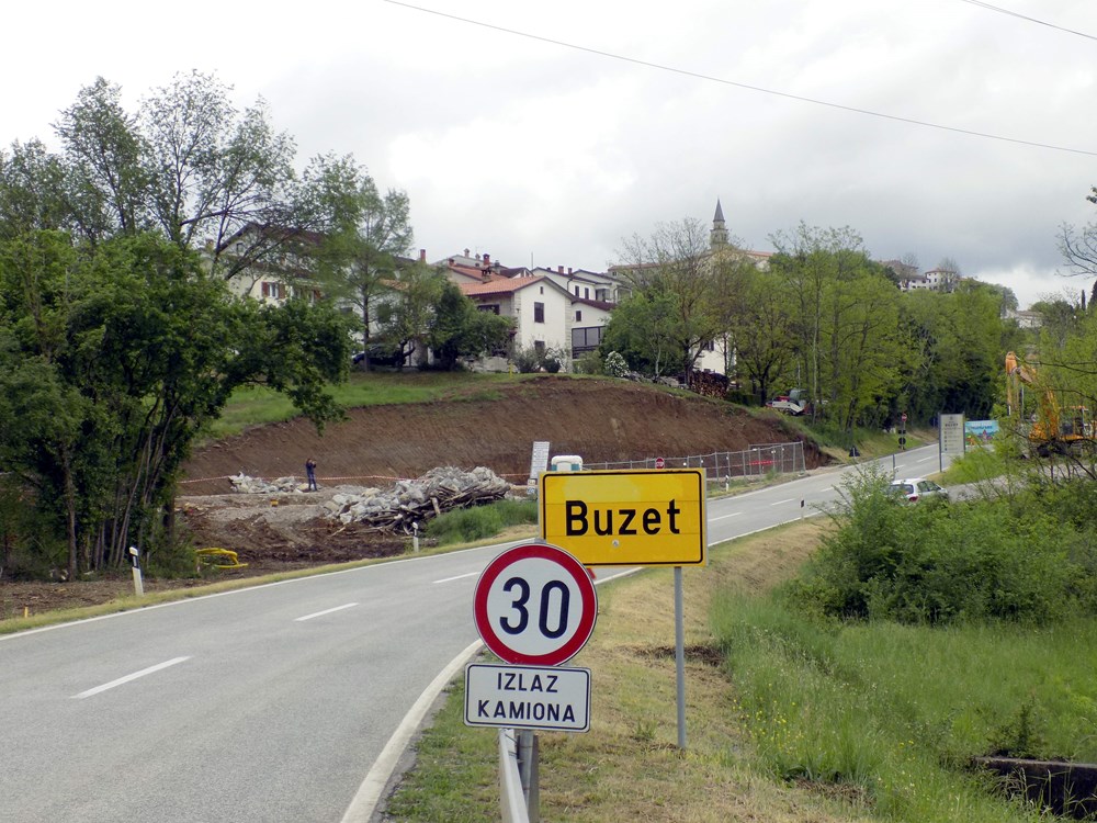 Jučerašnji obilazak nije pokvarilo ni kišno vrijeme (snimila Gordana ČALIĆ ŠVERKO)