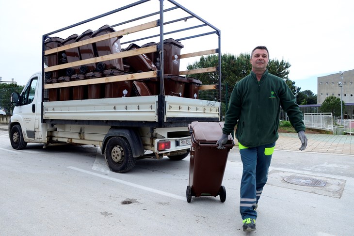Do kraja mjeseca dodijelit će se 4.000 kontejnera (Snimio Dejan Štifanić)