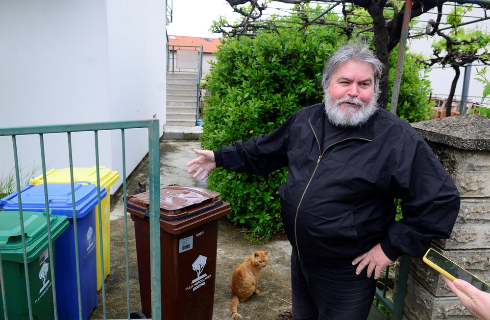 Gordan Paus jedan od stanovnika Velog Vrha koji je i do sada kompostirao travu i drugi zeleni otpad (Snimio Dejan Štifanić)