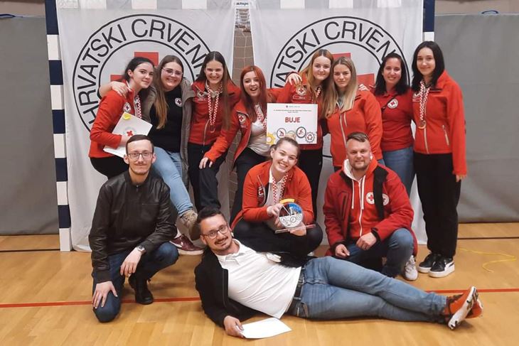 Ekipa Crvenog križa Bujštine
