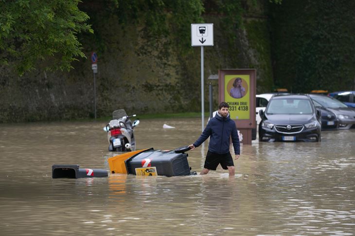 Prizor iz talijanske regije Emilia Romagna koja je pogođena velikim poplavama (foto: EPA/Emanuele VALERI)