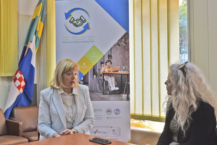 Alma Zulim u razgovor s našom novinarkom Jelenom Milović (Snimio Duško Marušić Čiči)