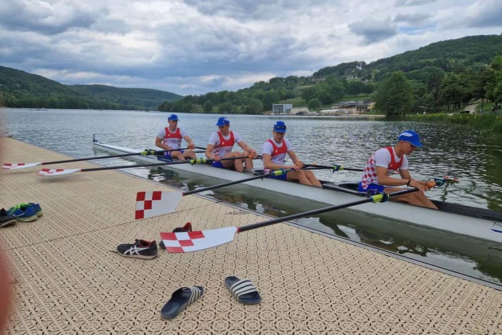 Hrvatski četverac na pariće - David Medica prvi zdesna