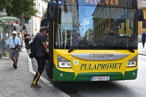 Pulaprometov autobus (snimio Danilo MEMEDOVIĆ)