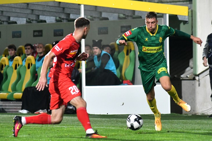 JOŠ SE NE ZNA ODLAZI LI ILI OSTAJE NA "DROSINI" - Luka Marin (Snimio Milivoj Mijošek)