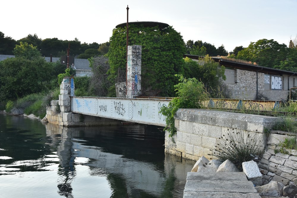 Mosta na Mandraču čeka sanaciju (snimio Duško MARUŠIĆ ČIČI)