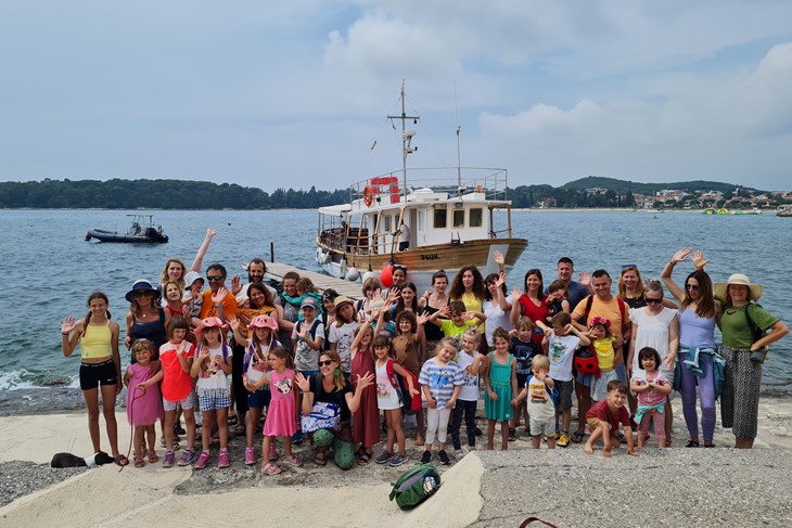 Izlet brodom za članove Boravka za djecu Šumske boje u Novoj Vasi i udruge Zorin Dvor u Brtonigli