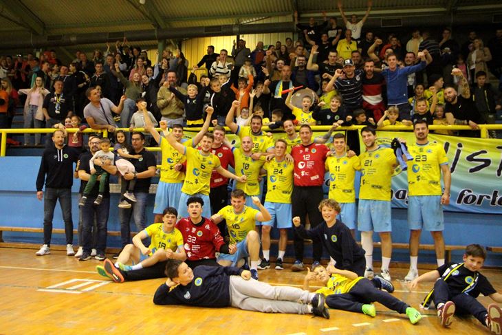 VRATILI PUBLIKU U DVORANU - Umaški rukometaši (snimio Mijat GAVRAN)