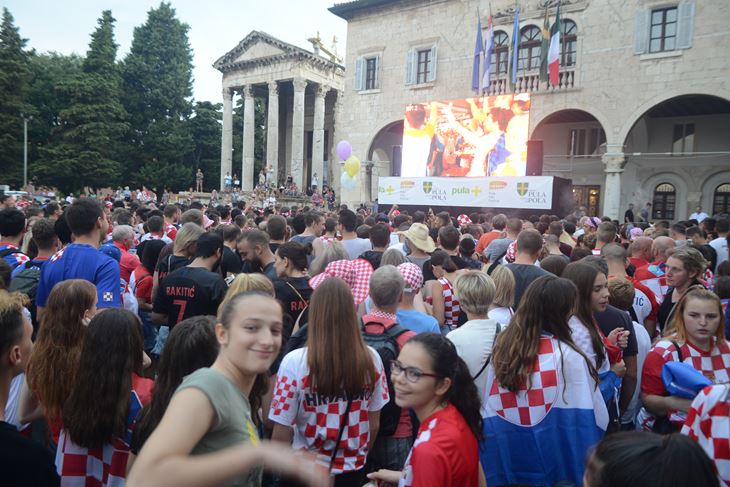 Prijenos utakmice Hrvatska - Španjolska od 20.45 sati (Snimio Dejan Štifanić / Arhiva)