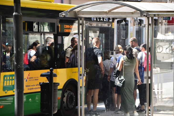 Pulaprometov autobus (snimio Duško Marušić ČIČI)