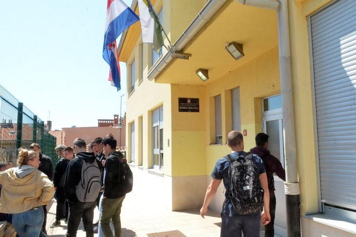 Tehnička škola u Puli (snimio Danilo MEMEDOVIĆ)