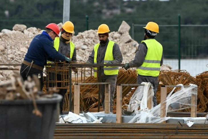 Domaći poslodavci rado zapošljavaju marljive radnike iz Indije i Nepala (Snimio Hrvoje Jelavić/Pixsell)