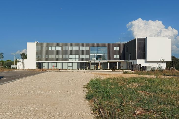 Novoizgrađena zgrada u kojoj će biti Srednja škola Umag